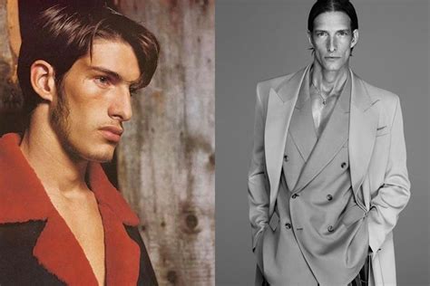 Iván de Pineda volvió a posar para Versace a 22 años .